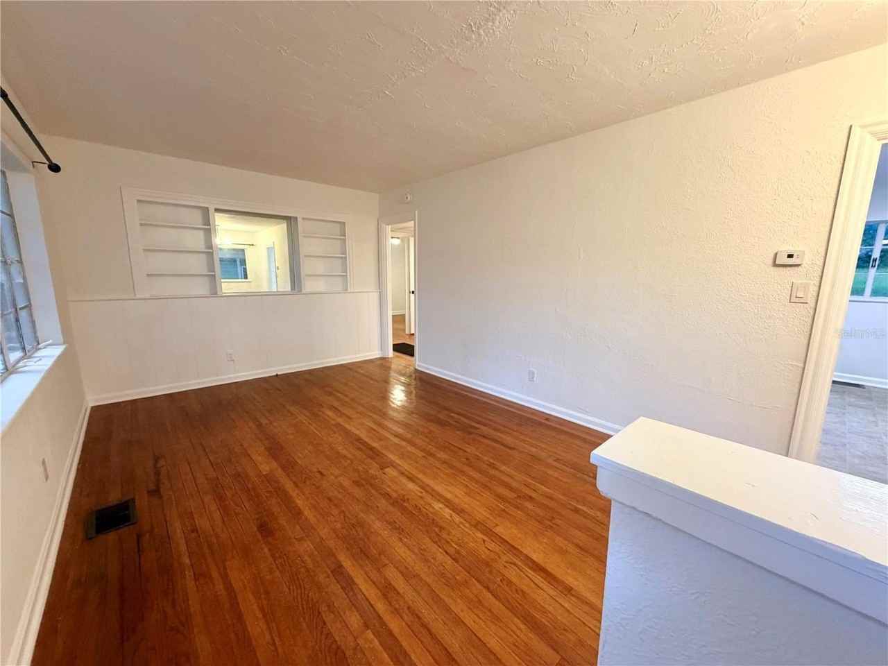 511 N Kentucky Ave - Photo 6 of 10