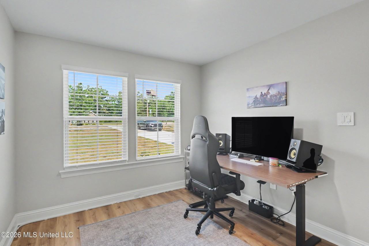 11274 Shorecrest Rd - Photo 5 of 28