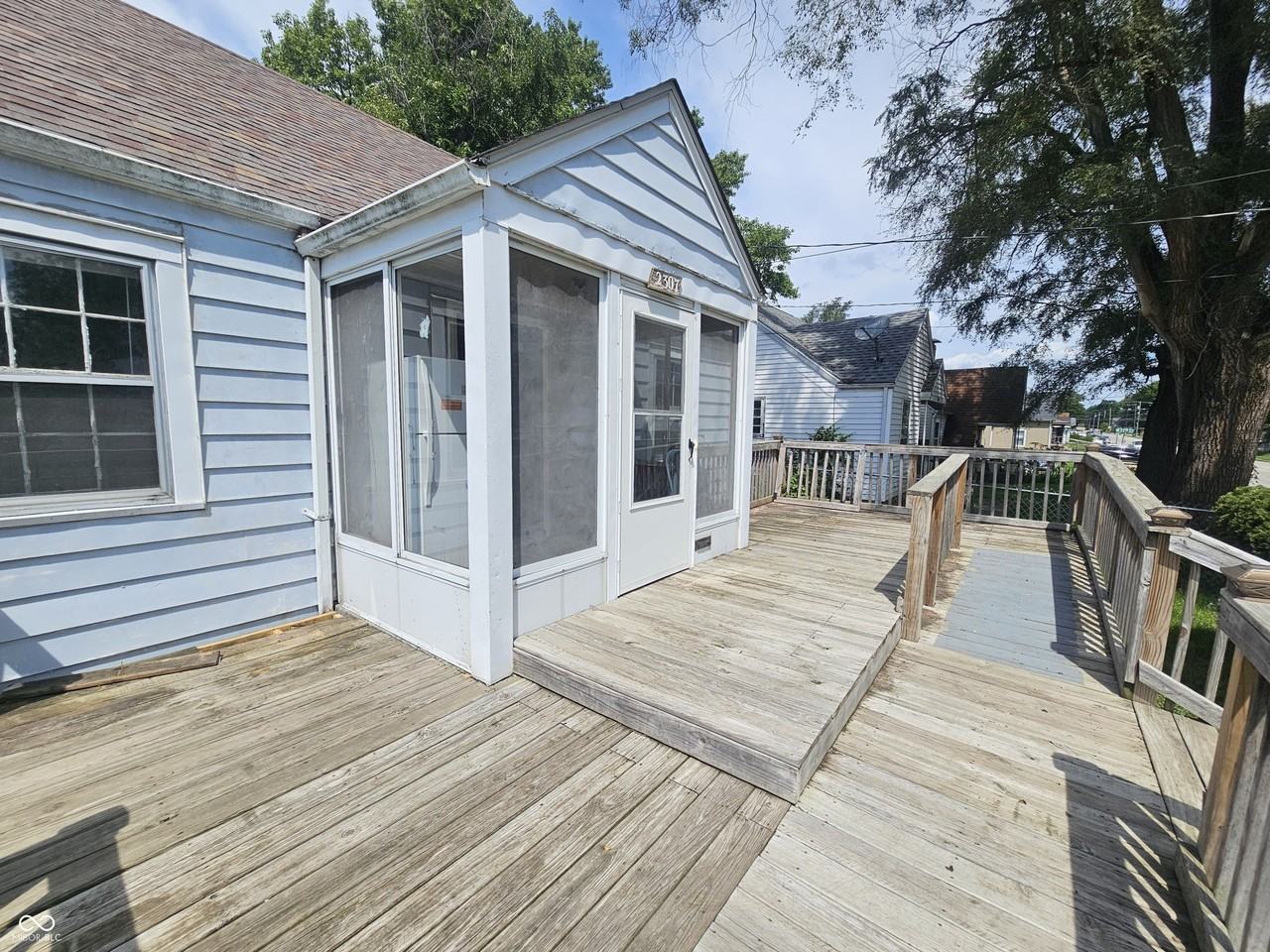 2307 Arrow Ave - Photo 4 of 21