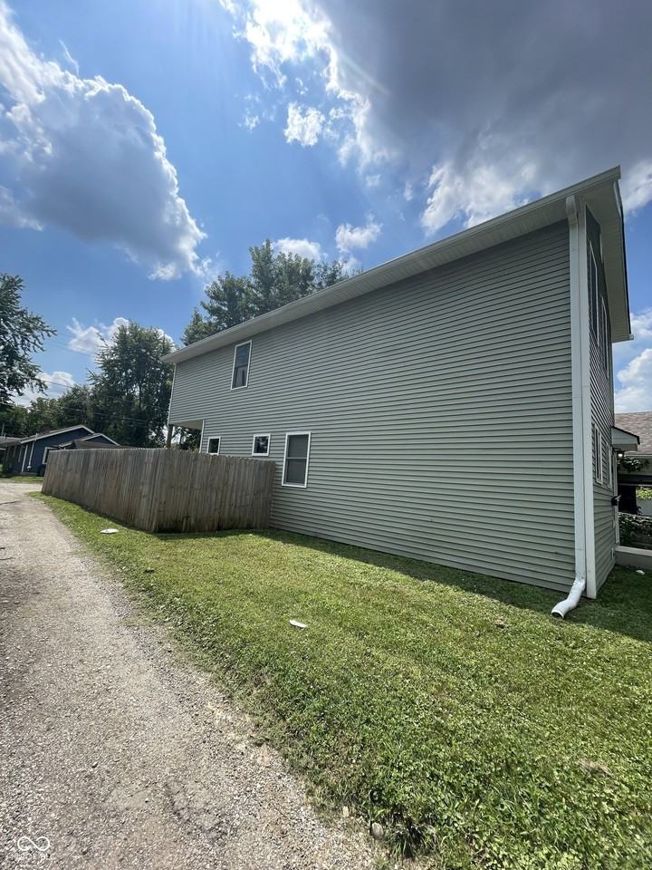 2641 E 18th St - Photo 3 of 18