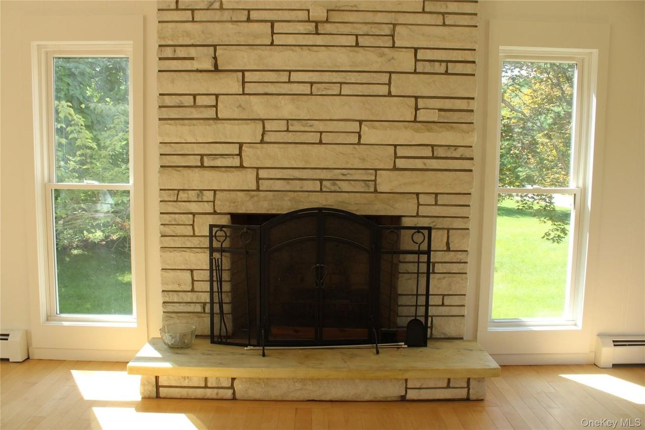 8 Tanglewood Dr - Photo 7 of 47