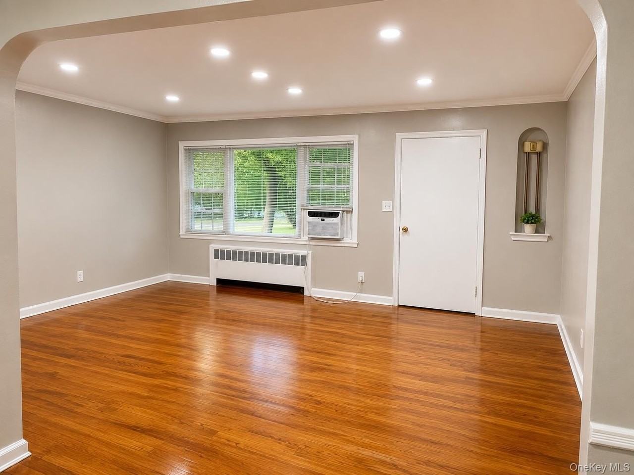 106 Kennedy Ave - Photo 3 of 9