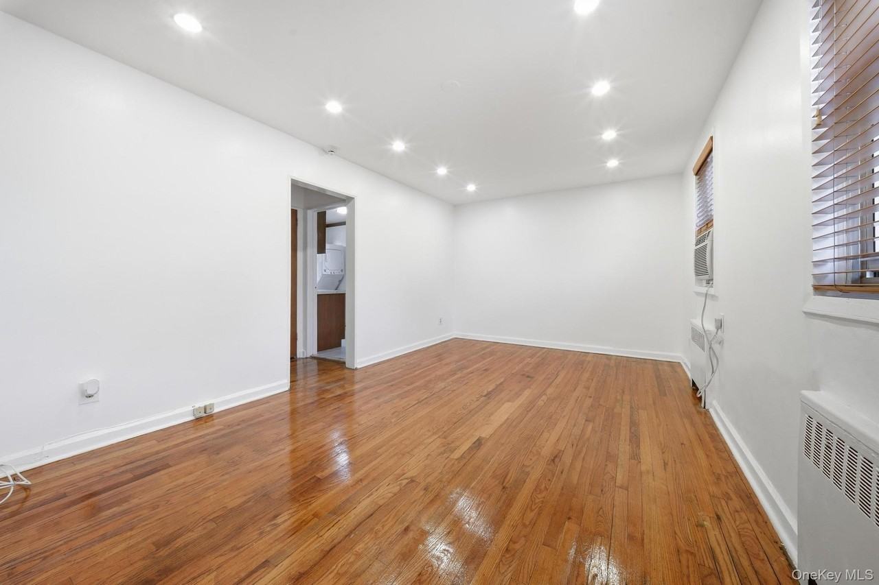 13145 234th St - Photo 2 of 11