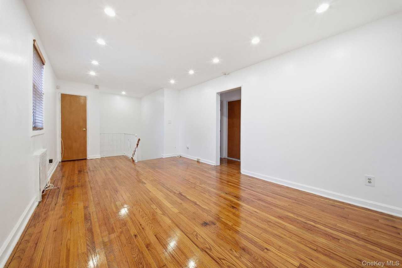 13145 234th St - Photo 3 of 11