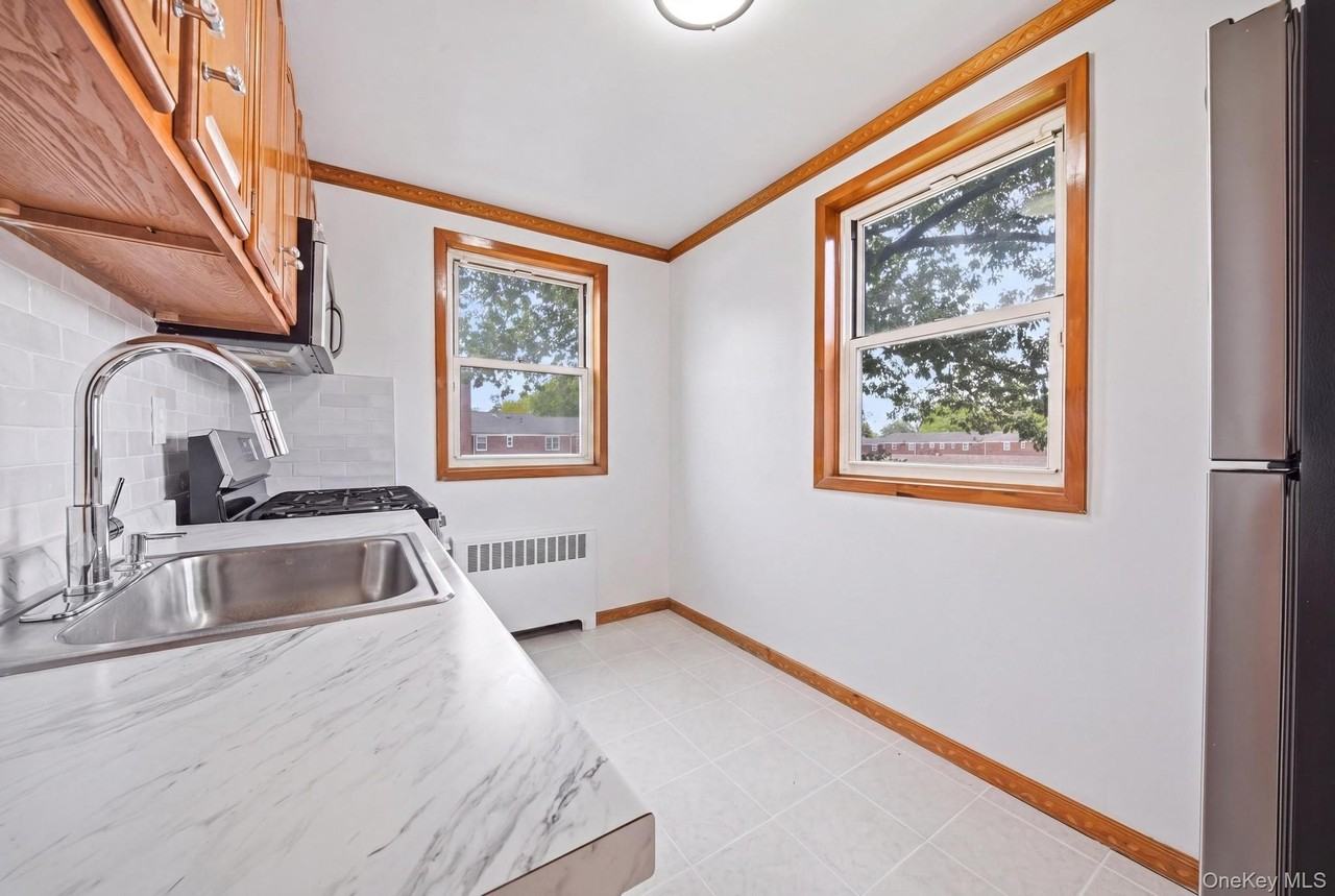 13145 234th St - Photo 4 of 11