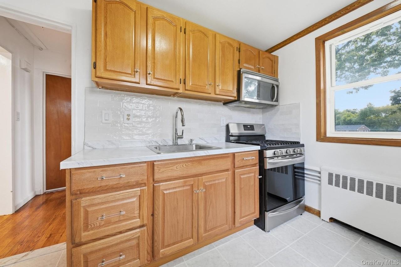 13145 234th St - Photo 5 of 11