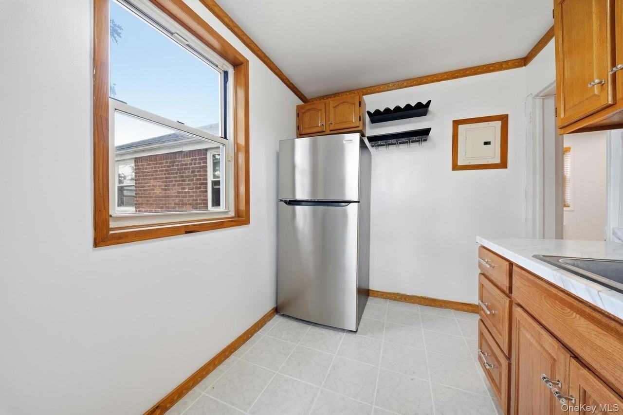13145 234th St - Photo 6 of 11