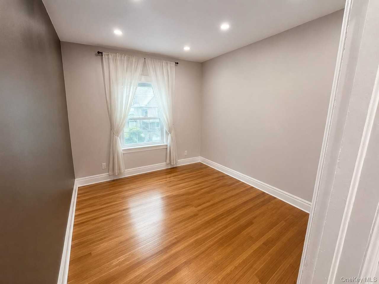 8755 114th St #2ndFL - Photo 5 of 16