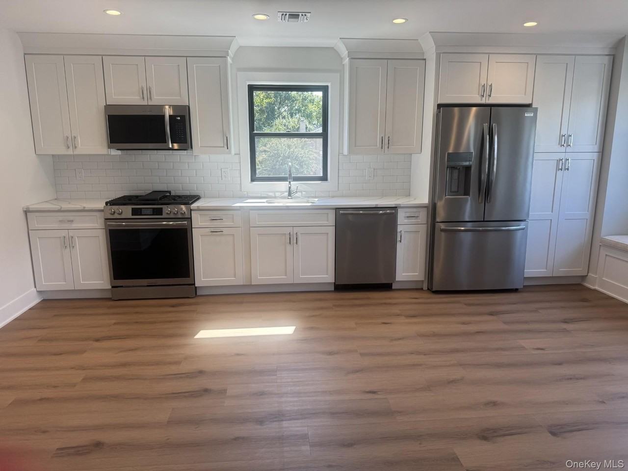 161 Union Ave #16 - Photo 5 of 17