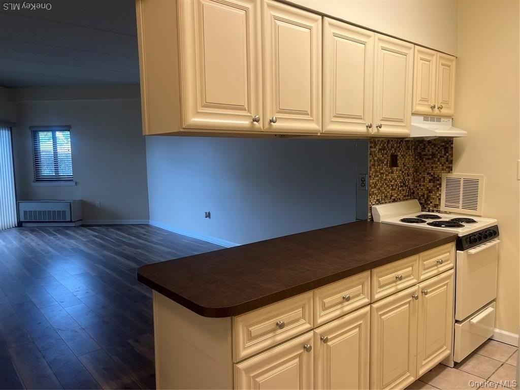 725 Miller Ave #123 - Photo 6 of 17