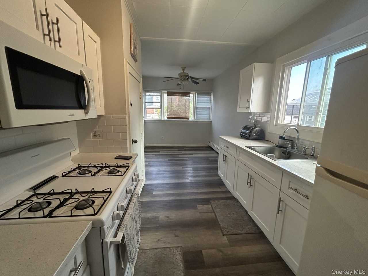 76 Robinwood Ave - Photo 3 of 14