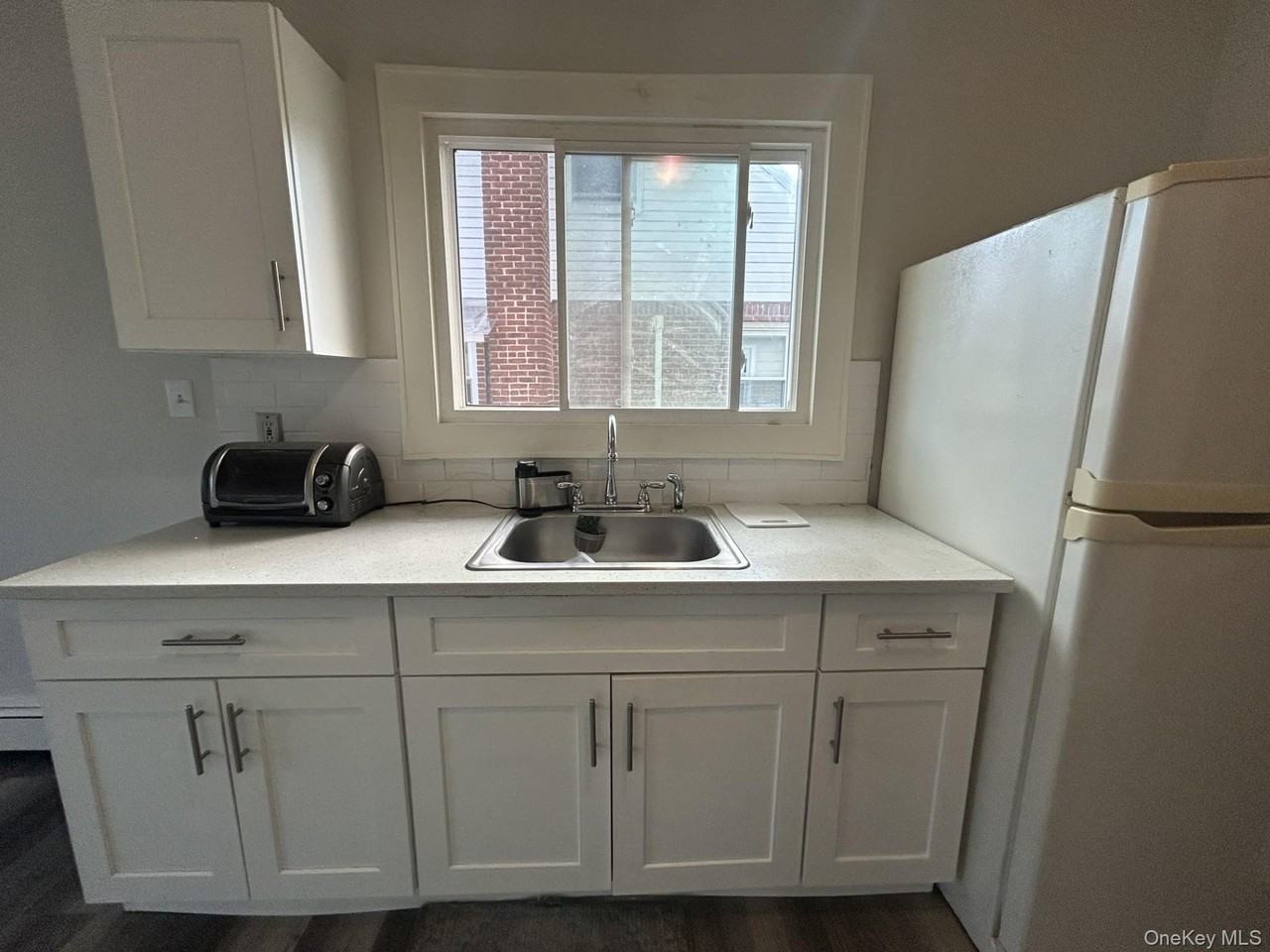 76 Robinwood Ave - Photo 4 of 14