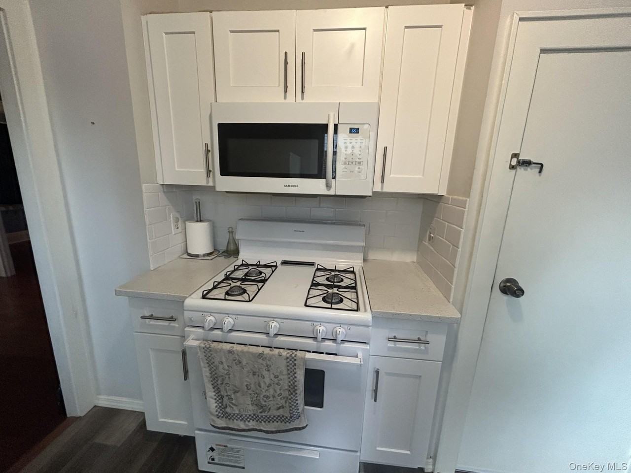 76 Robinwood Ave - Photo 5 of 14