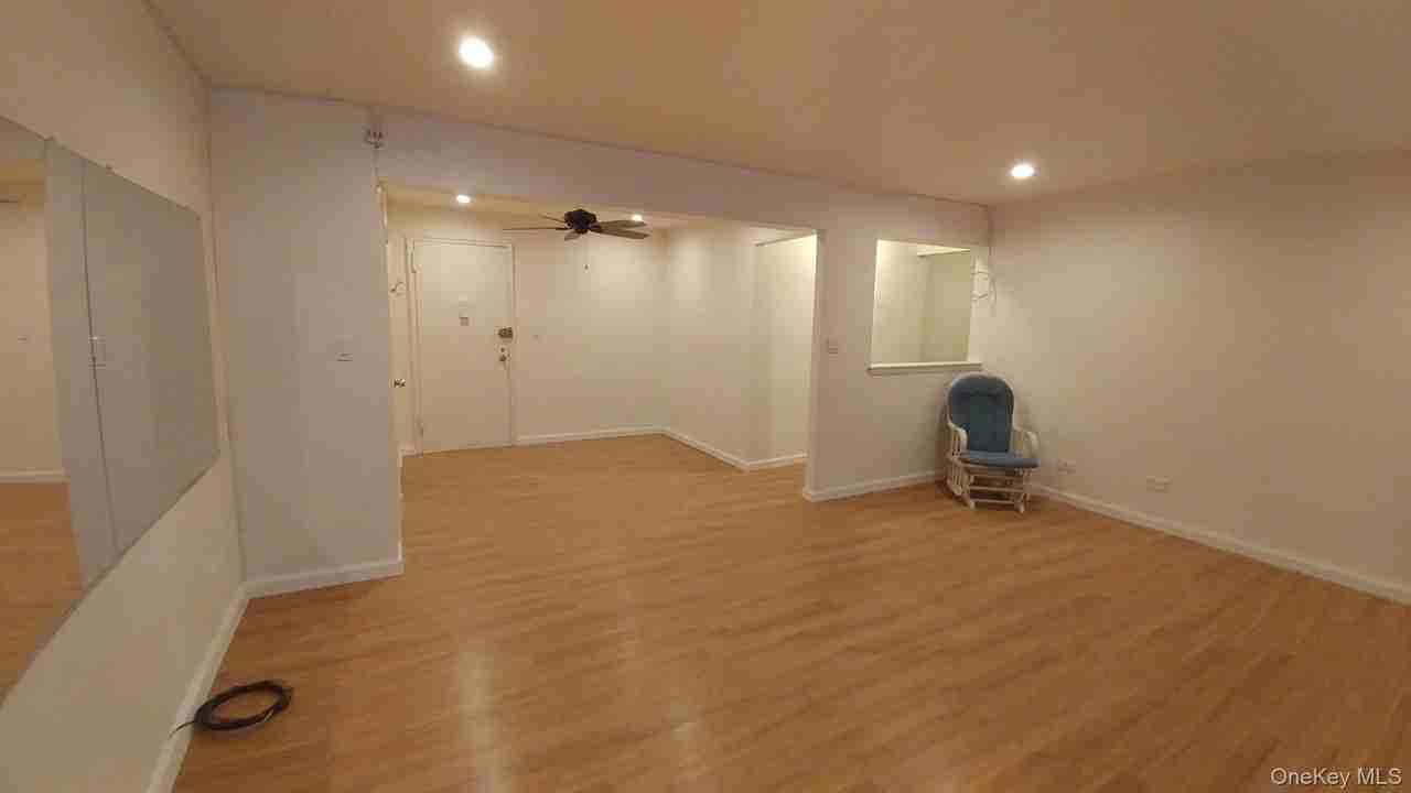 4107 Bowne St #1A - Photo 2 of 8