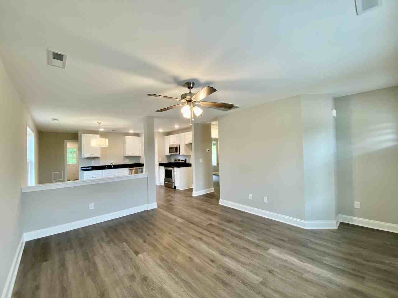 610 Ben Ave - Photo 2 of 15
