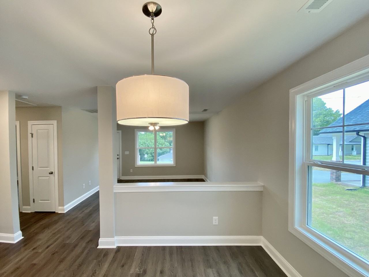 610 Ben Ave - Photo 5 of 15