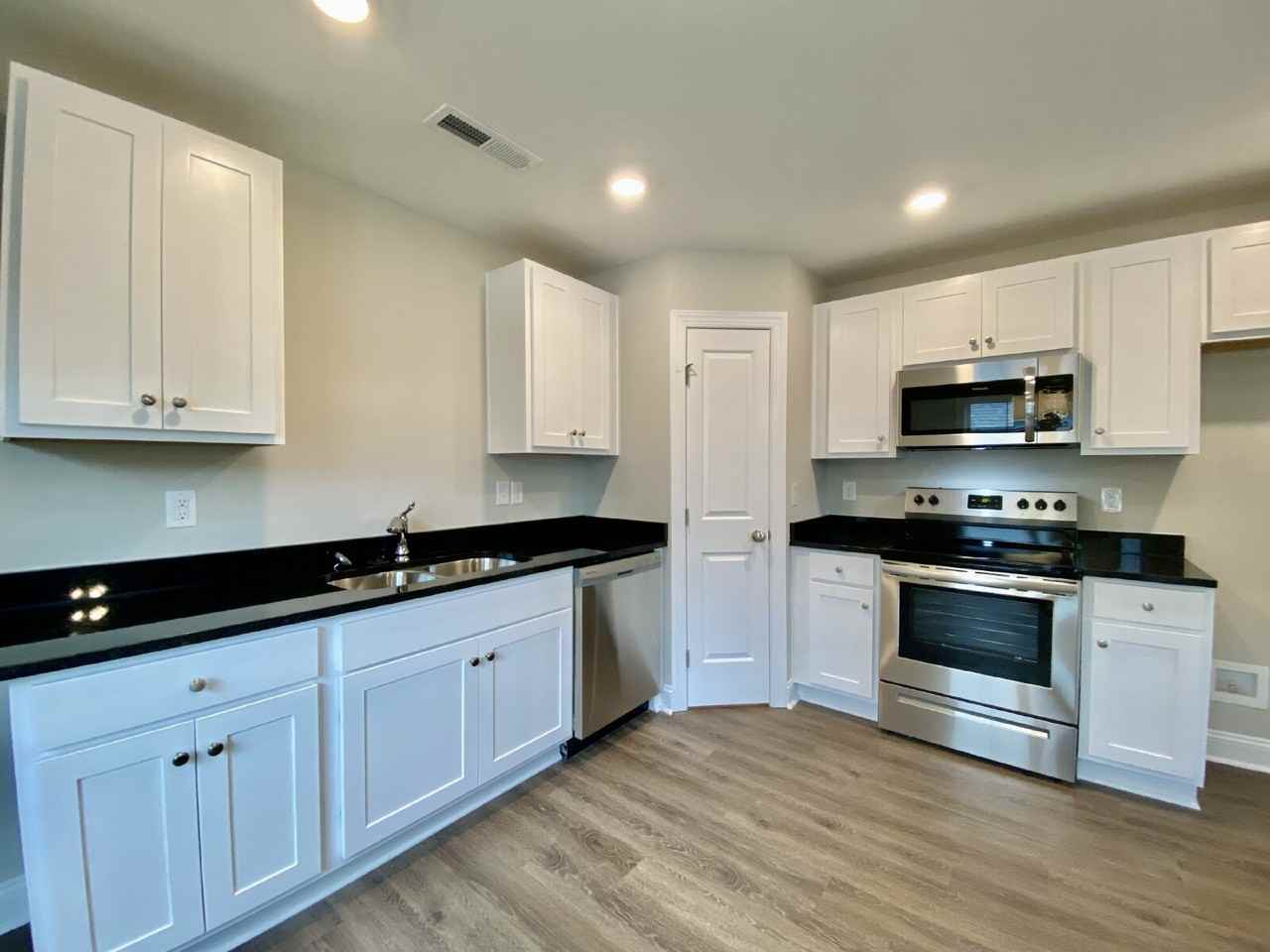 610 Ben Ave - Photo 6 of 15