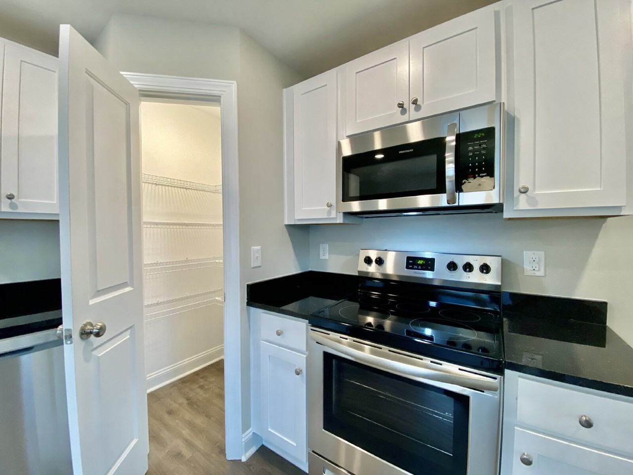 610 Ben Ave - Photo 7 of 15