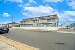 featured image of 1713 Boulevard #7