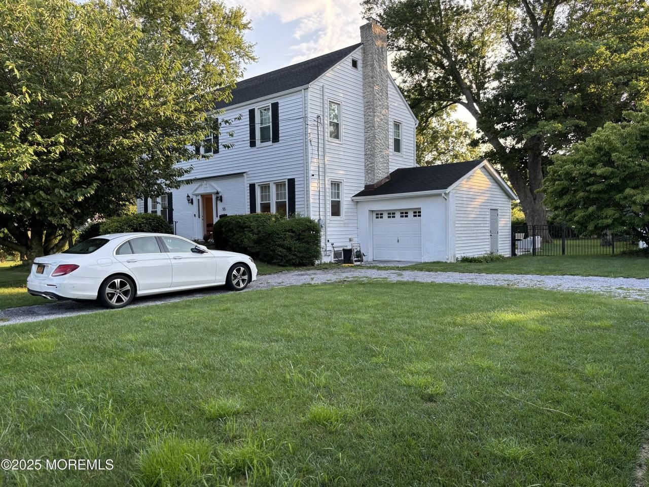 55 Pinewood Ave - Photo 2 of 24