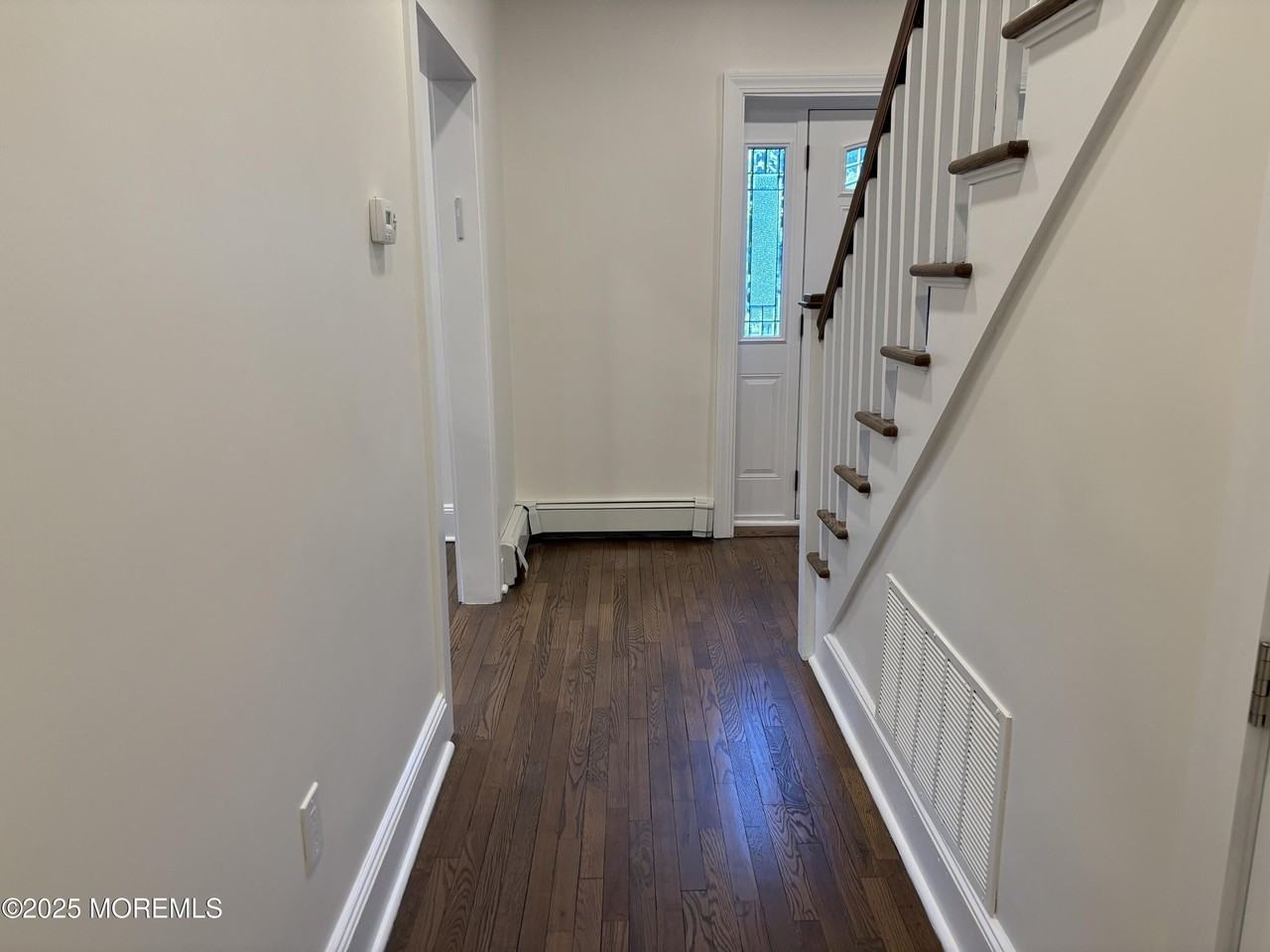 55 Pinewood Ave - Photo 7 of 24