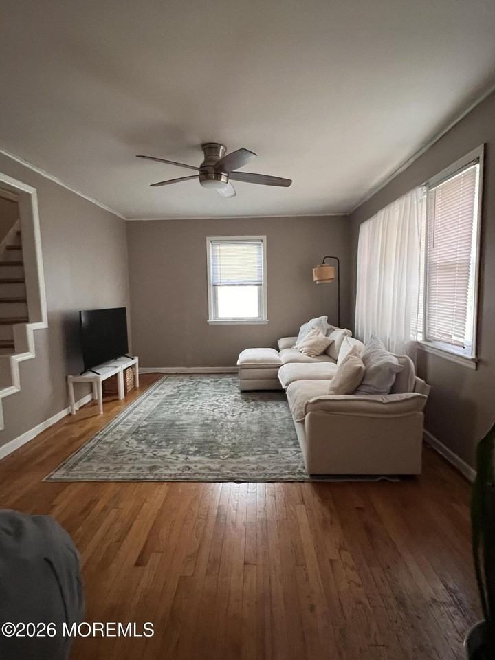 205 Villa Pl - Photo 3 of 8