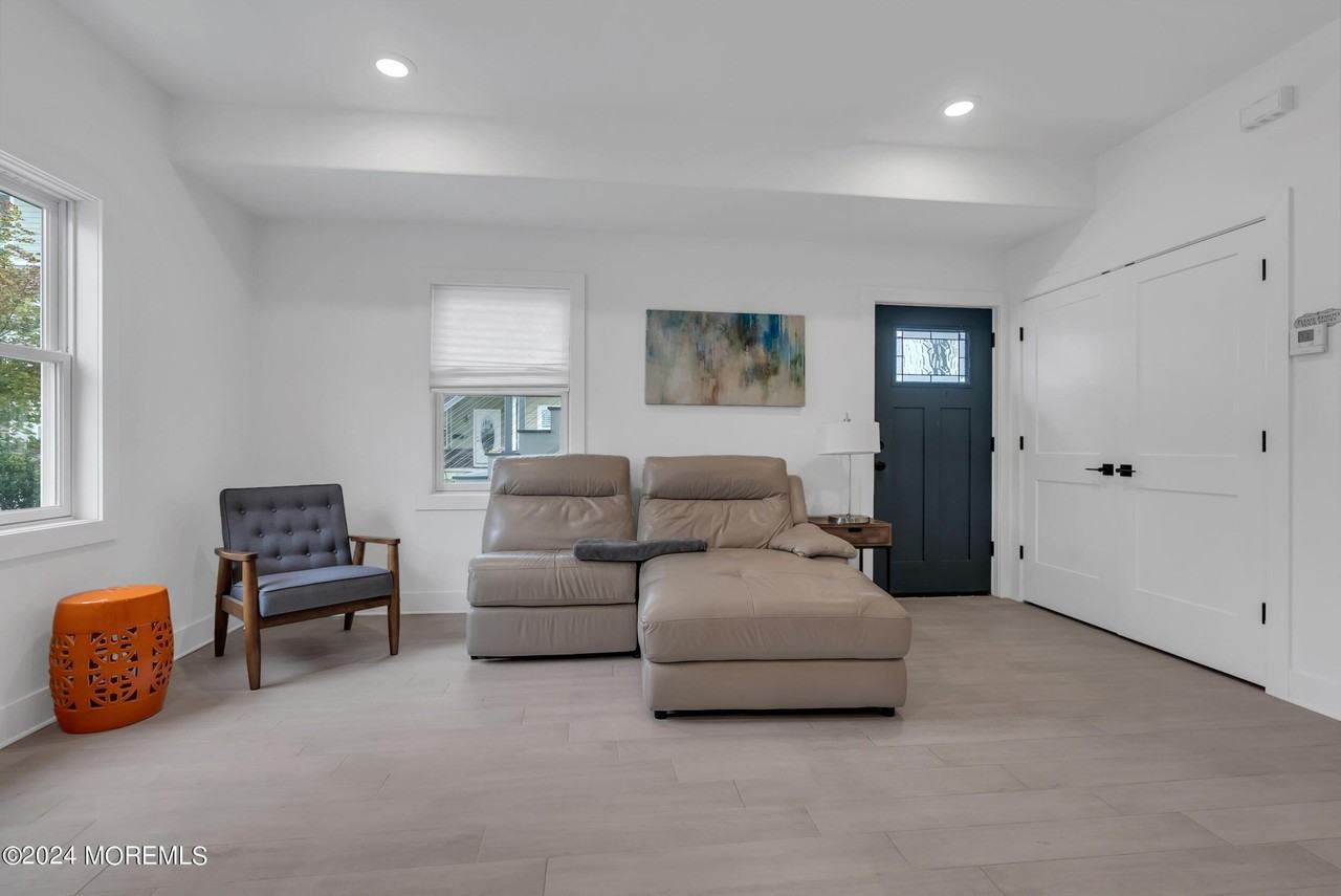 74 Ocean Ter #1stFL - Photo 4 of 15