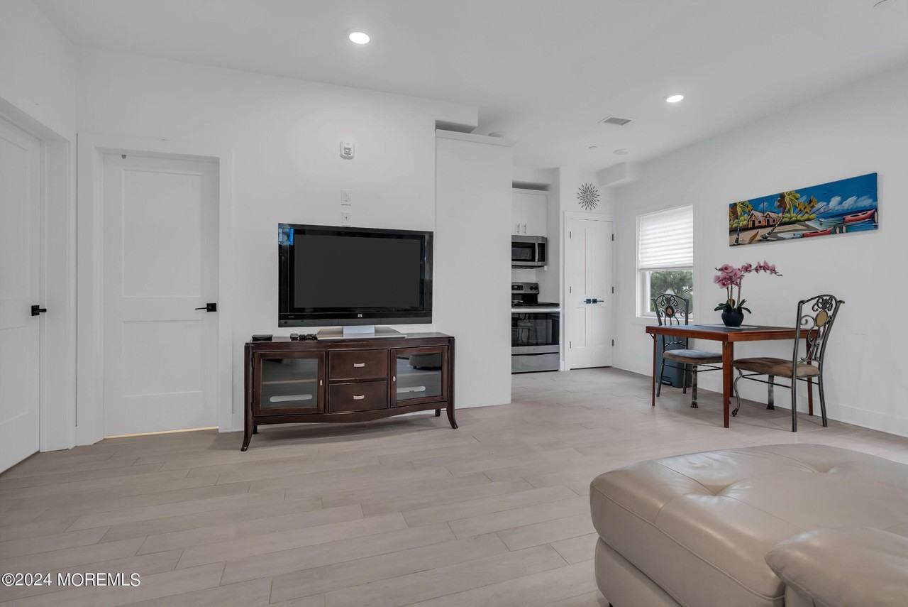 74 Ocean Ter #1stFL - Photo 5 of 15