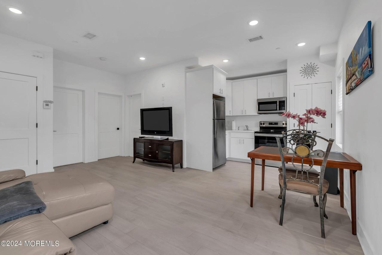 74 Ocean Ter #1stFL - Photo 6 of 15