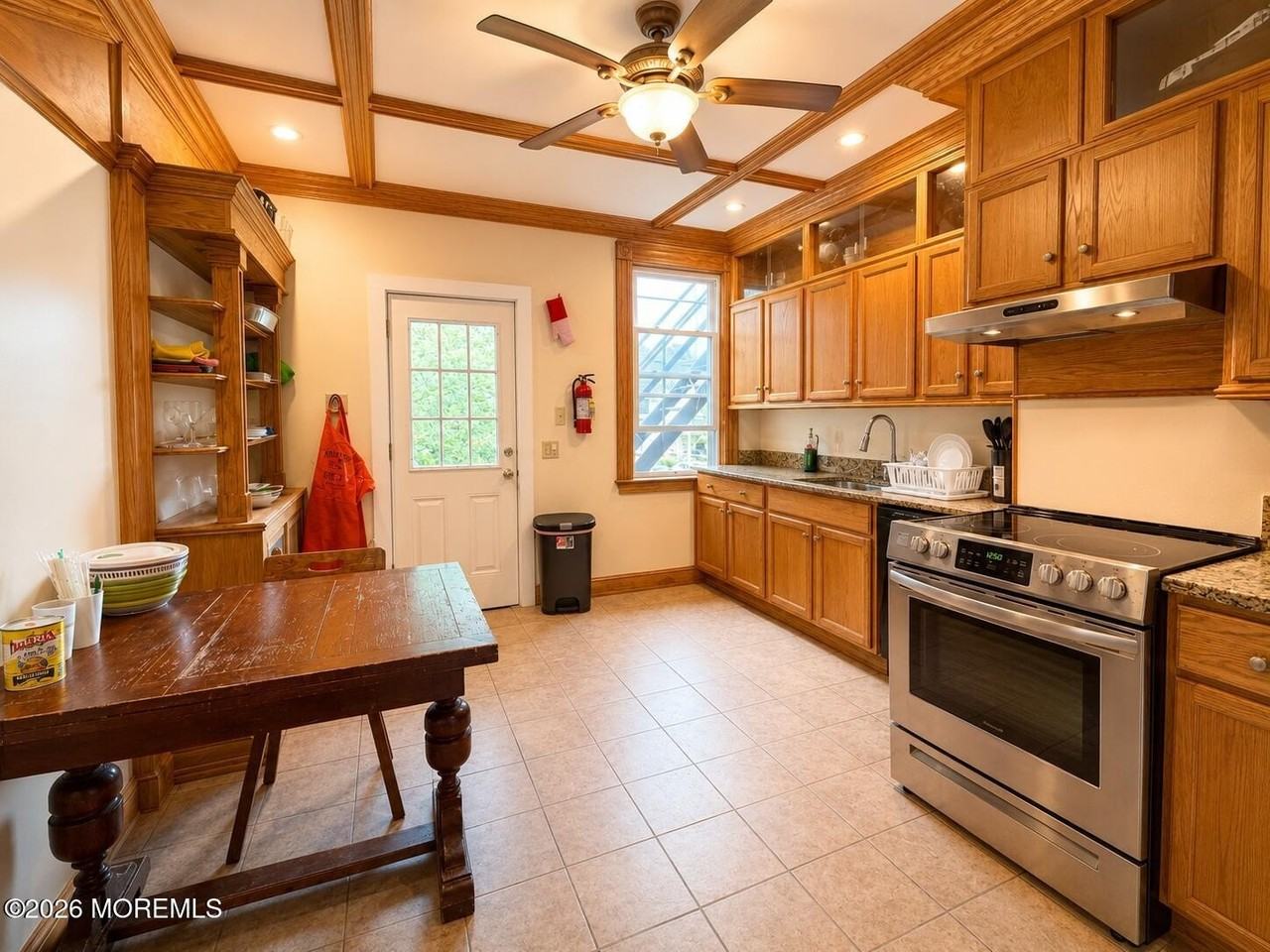 171 Lincoln Ave - Photo 5 of 15