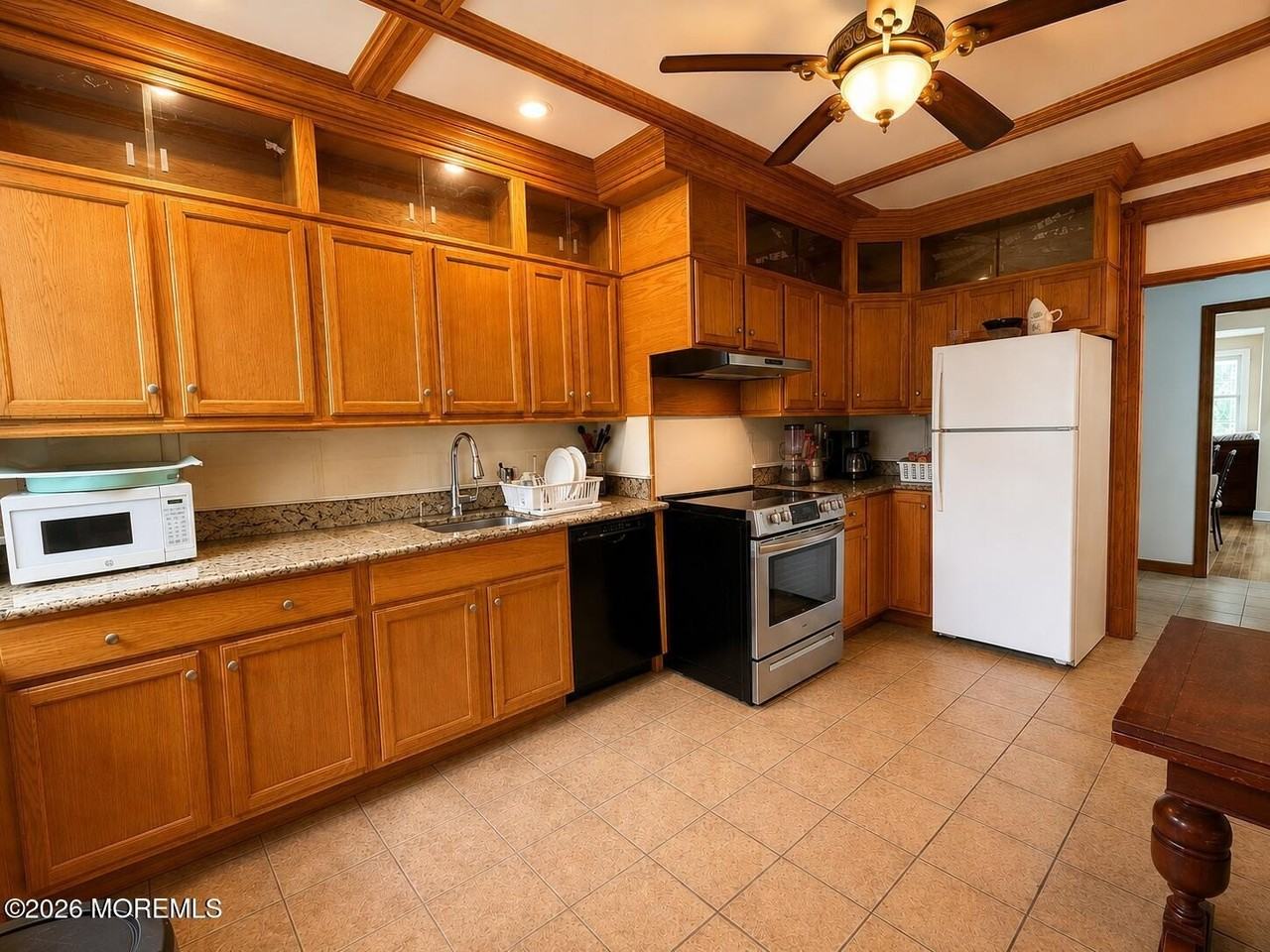 171 Lincoln Ave - Photo 6 of 15