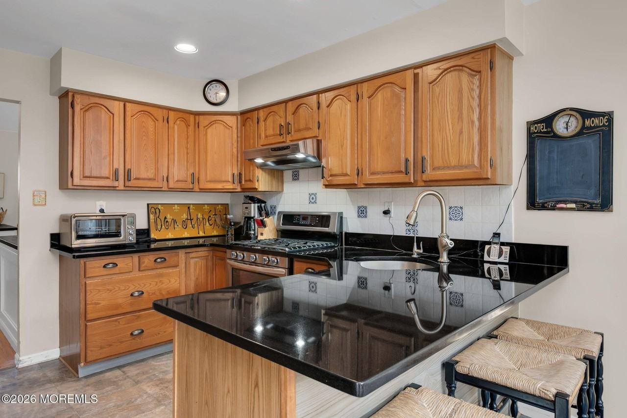 55 S Lake Dr - Photo 4 of 35
