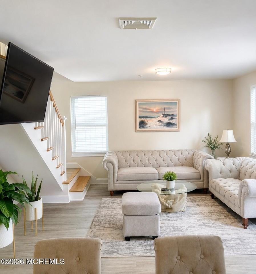 11 Dupont Ave #5 - Photo 4 of 6