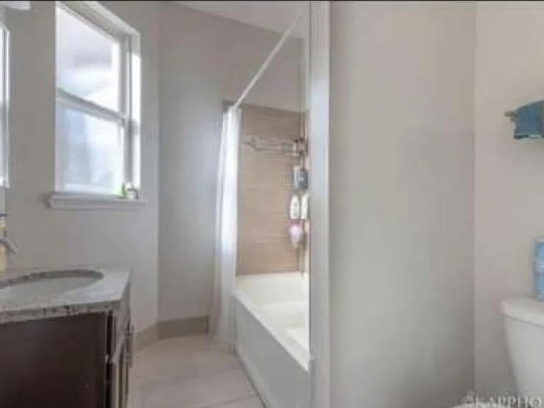 7212 S Saint Lawrence Ave #1 - Photo 7 of 9