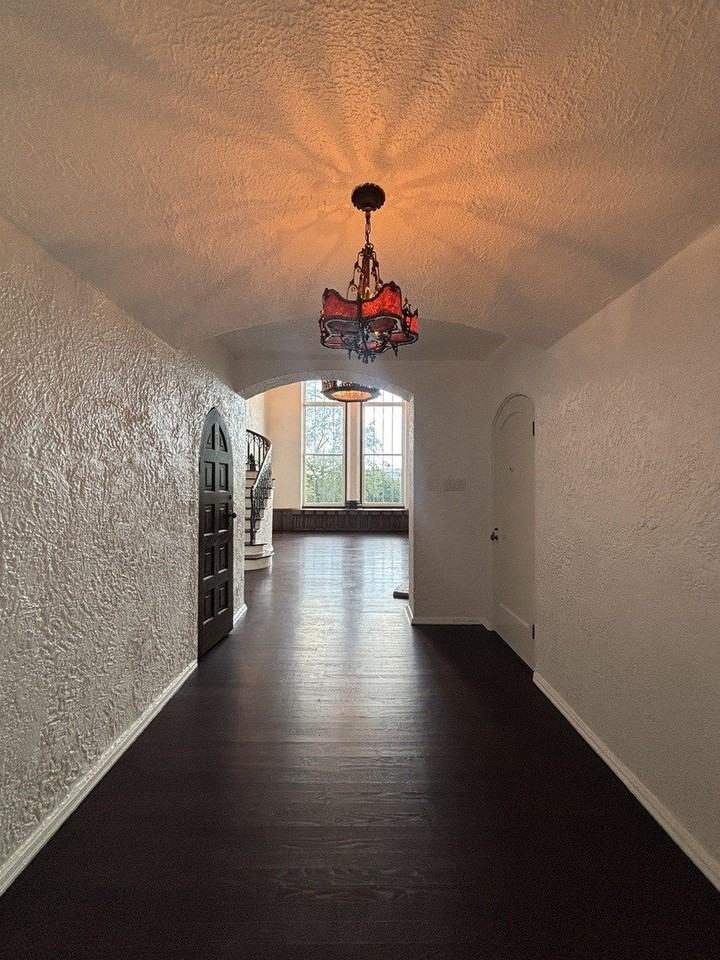 5555 S Everett Ave #B3-4 - Photo 3 of 24