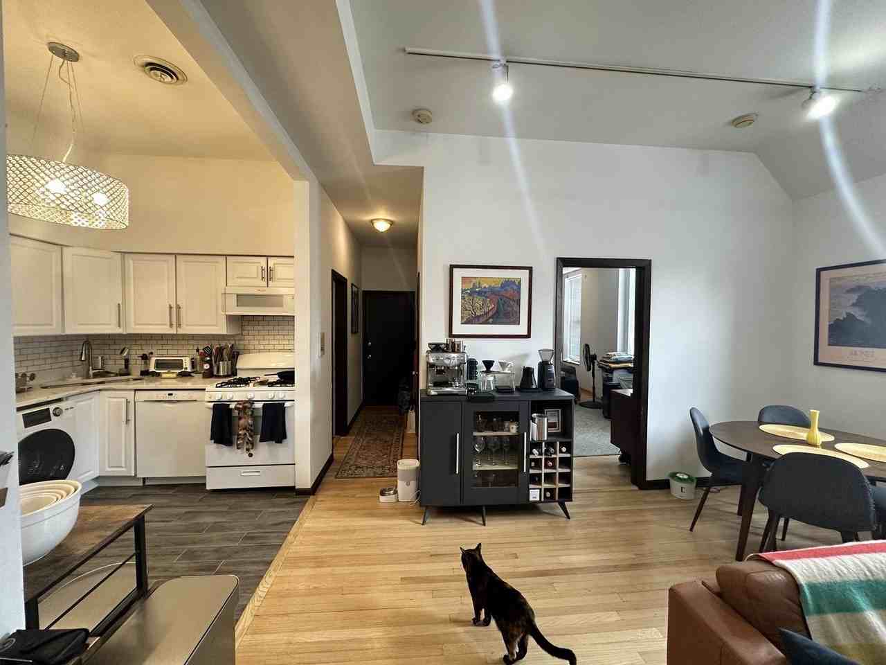 1237 N Noble St #2F - Photo 5 of 17
