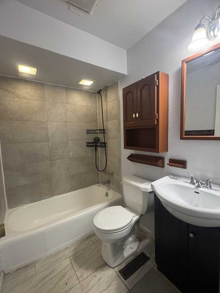 27 W 155th Pl - Photo 3 of 9