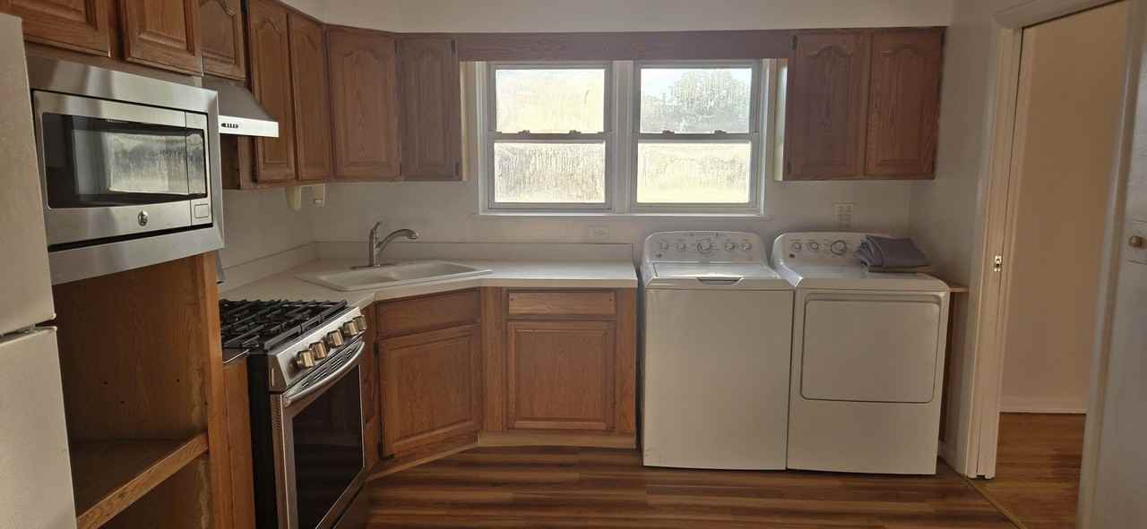 3923 Howard St #W - Photo 6 of 18