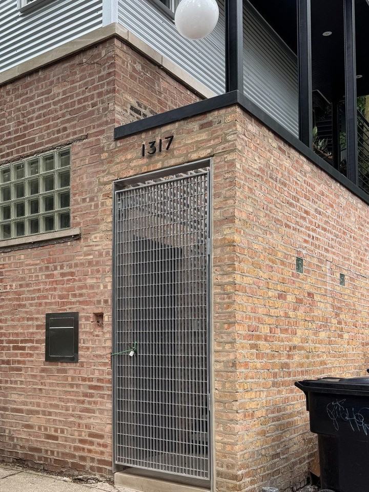 2159 W Evergreen Ave #4 - Photo 3 of 26