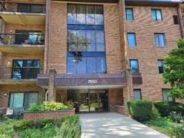 featured image of 7510 Farmingdale Dr #204
