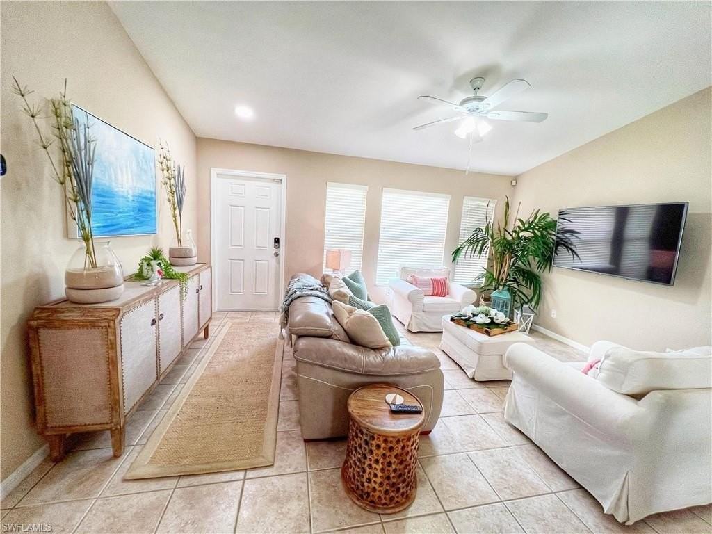 137 Se 17th Ter - Photo 3 of 12