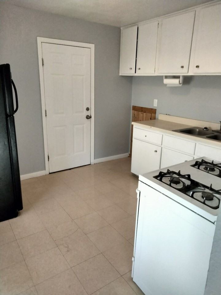 1019 Ricks St - Photo 3 of 8