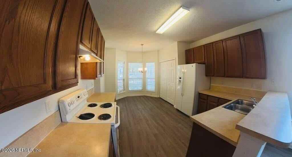515 Hopewell Dr - Photo 3 of 23
