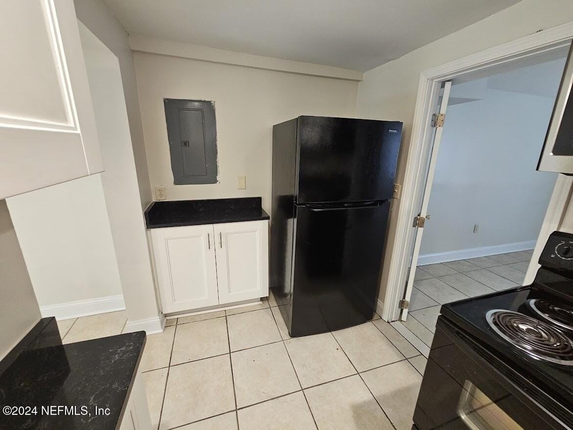 925 Phillips St #2 - Photo 5 of 13