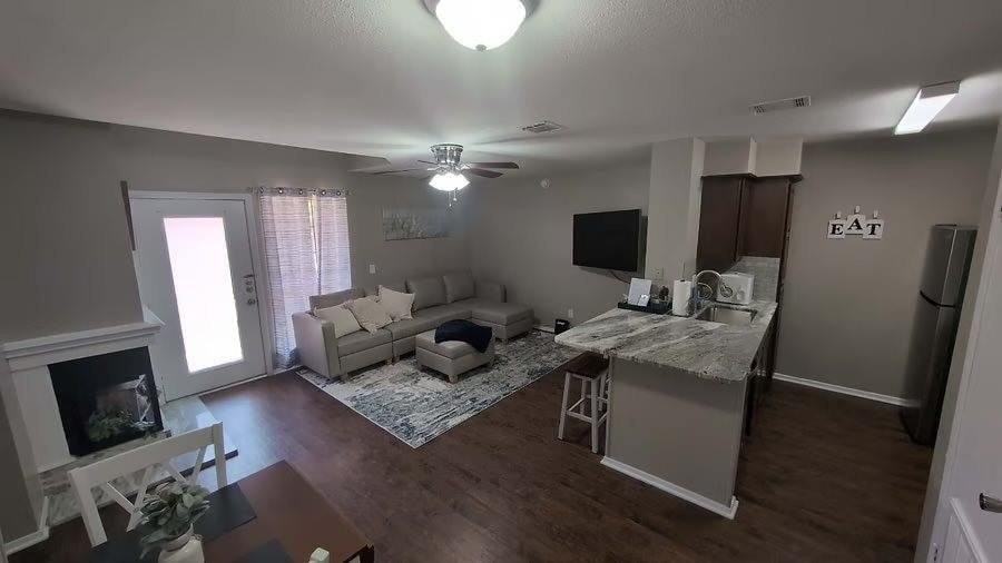 1305 W Villa Maria Rd - Photo 2 of 10