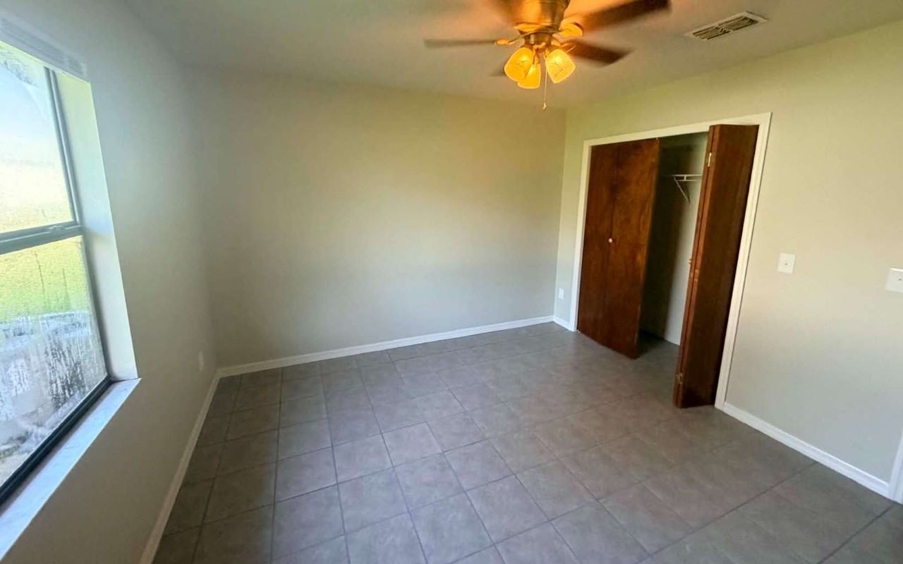 3750 Nw Huntsboro St Apt 102 - Photo 5 of 7