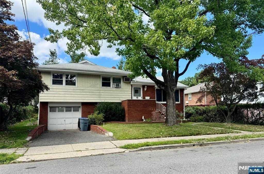 2465 Camner St - Photo 2 of 30