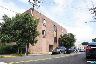 3900 Liberty Ave #1A - Photo 1 of 1