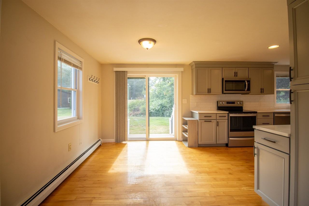 12 Sanderson Rd - Photo 6 of 26