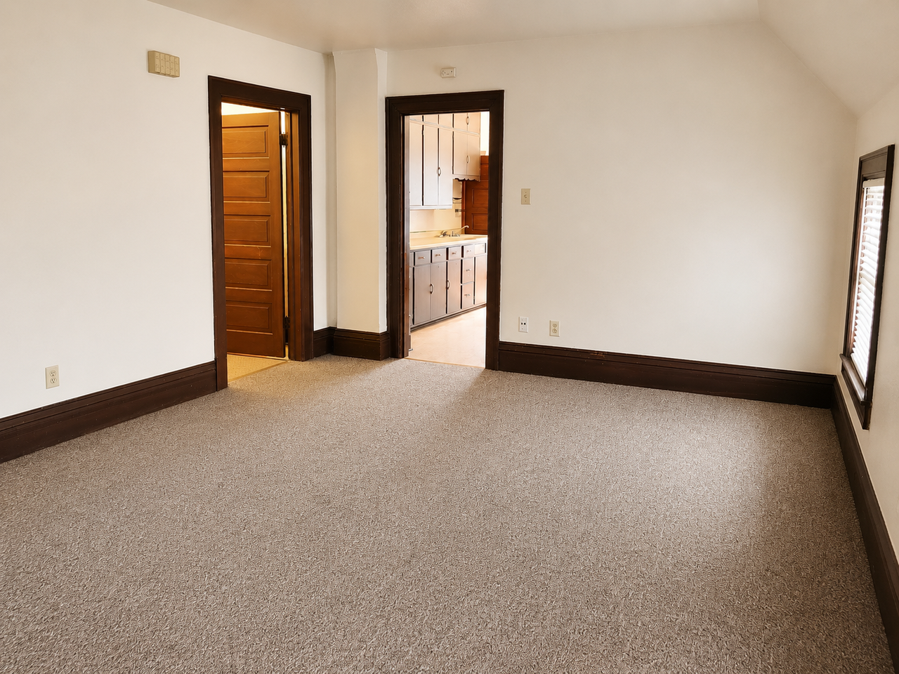 1030 Harvey St #4 - Photo 4 of 14